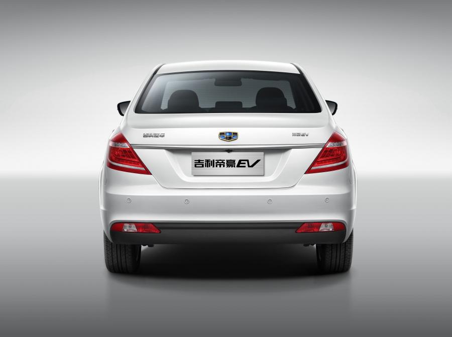  Geely Emgrand EV 2015 года  (фото 20 из 30)